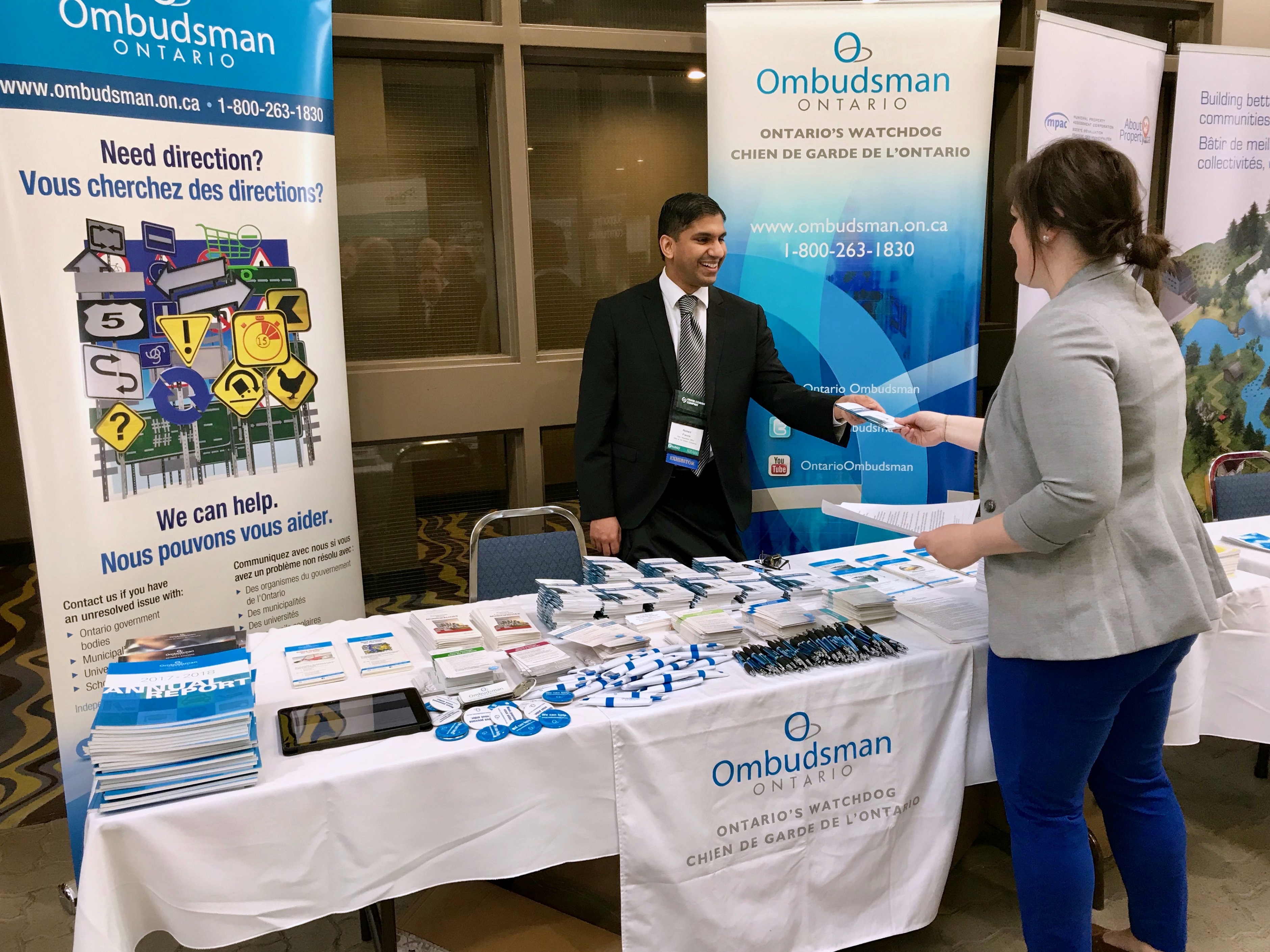 Le personnel de l’Ombudsman à la conférence annuelle 2019 de la Federation of Northern Ontario Municipalities, à Sudbury.