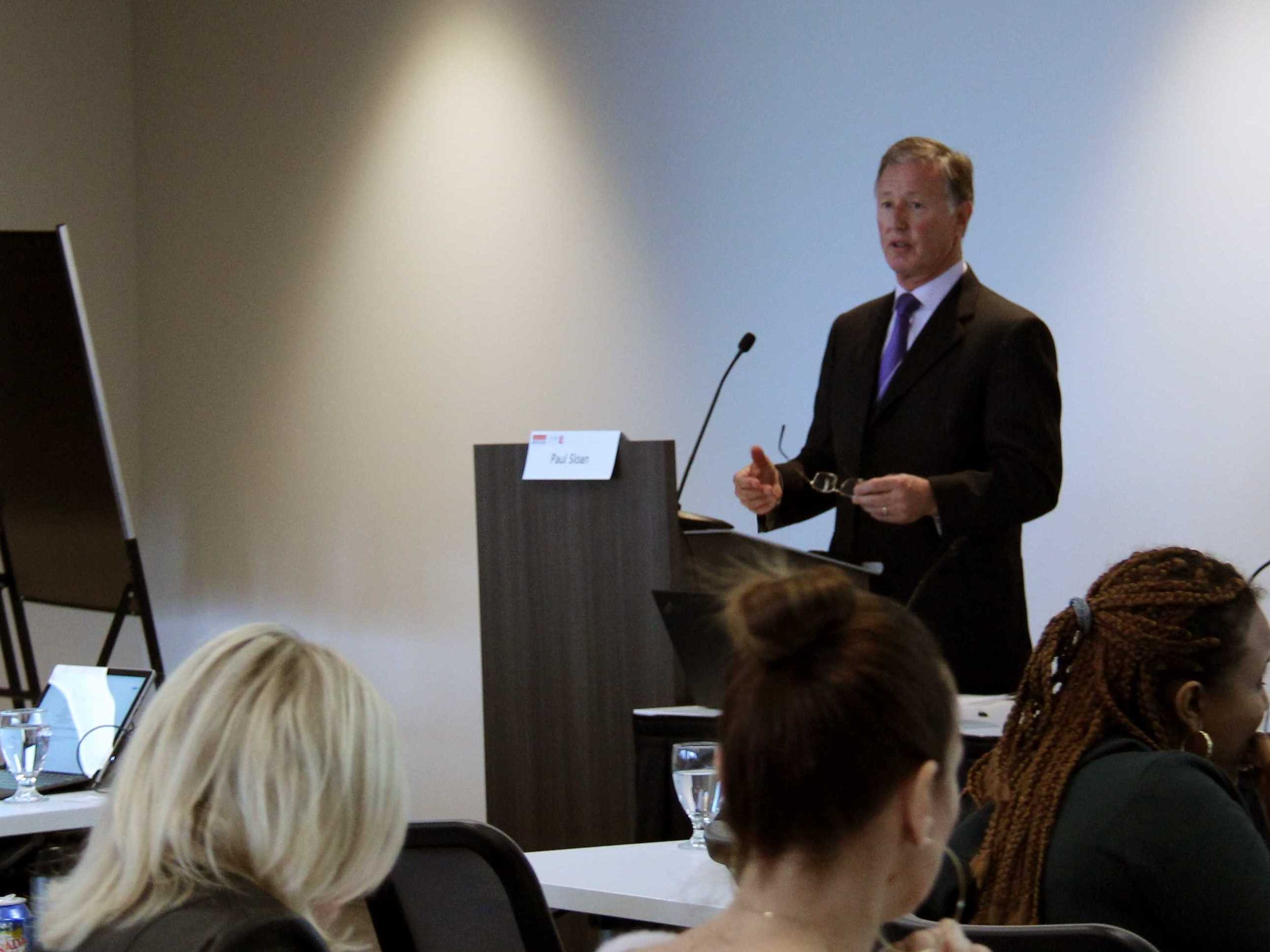 Paul Sloan, Gestionnaire du Règlement préventif, s’adresse à la conférence annuelle d’Osgoode Professional Development, sur le thème « Advanced Issues in Special Education Law », à Toronto.